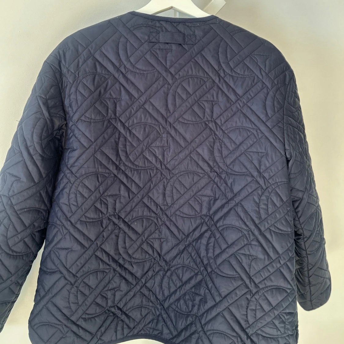 Mörkblå quiltad jacka från GANT - 2