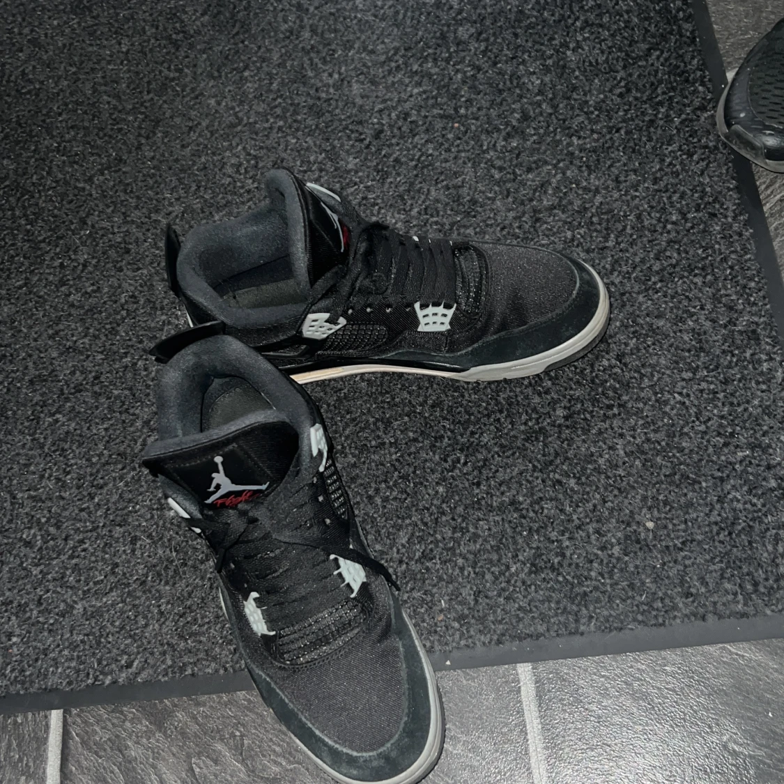 Svarta Nike Air Jordans - 4