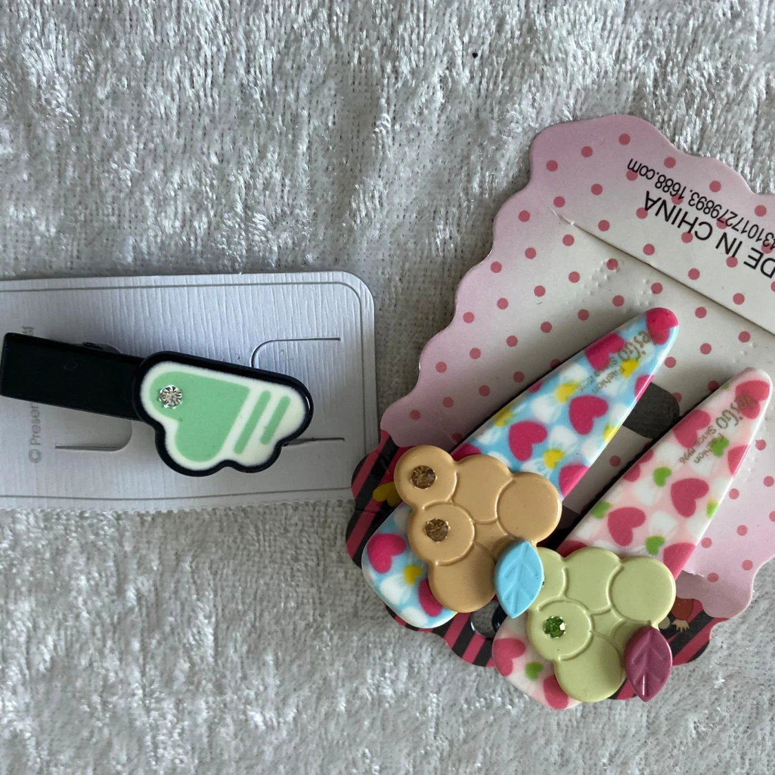 Färgglada håraccessoarer med rosetter och blommor - 4