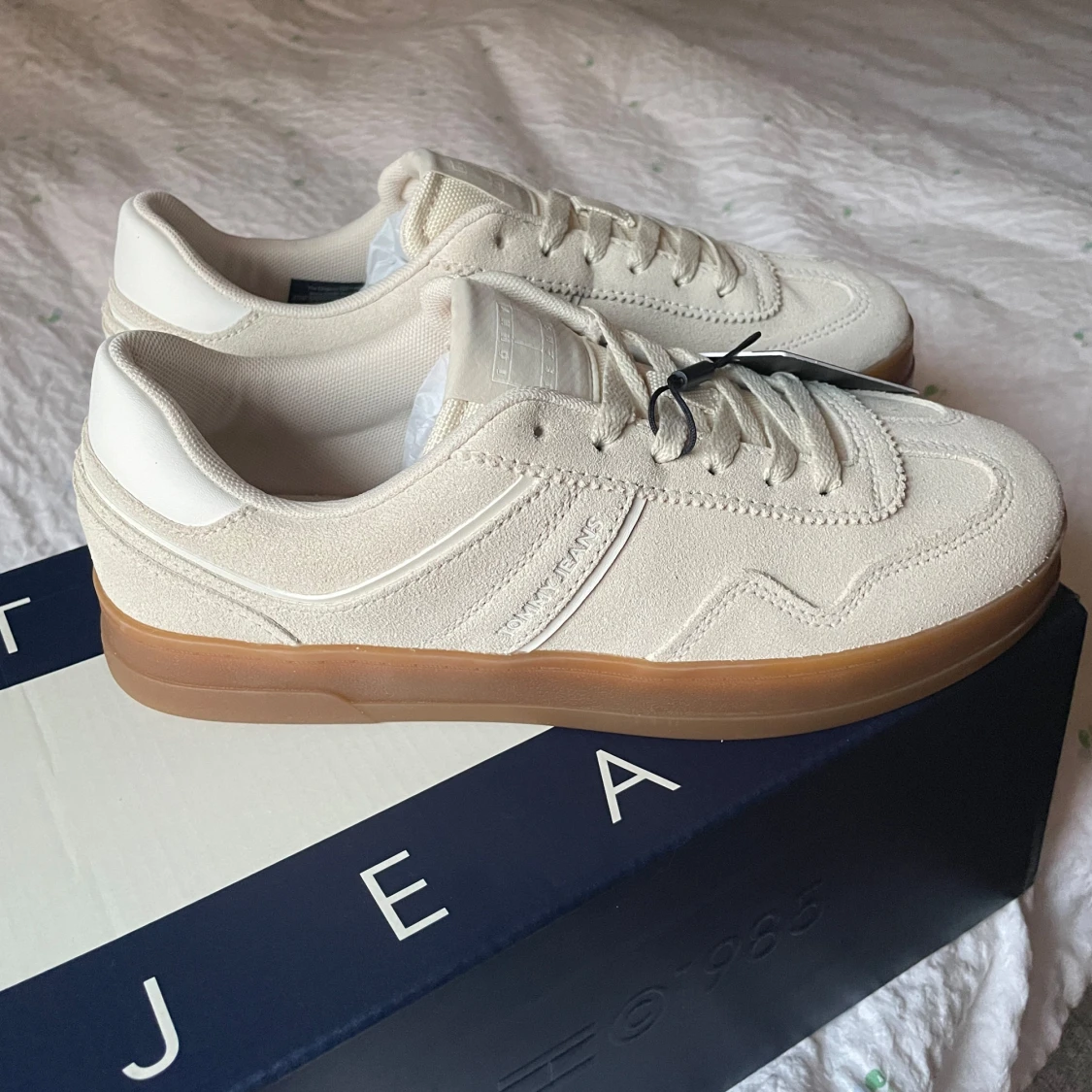 The greenwich beiga suede sneakers - Tommy Hilfiger - 1