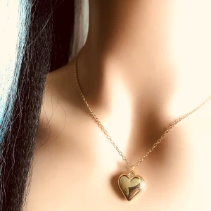 By prisförslag- halsband guld hjärta  - By prisförslag- halsband guld hjärta 