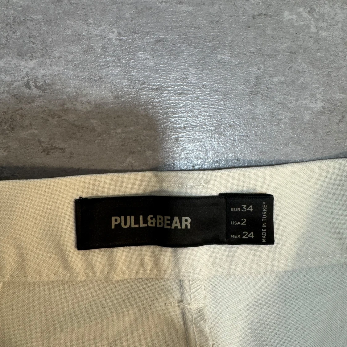 Beige kostymbyxor från Pull&Bear - 2