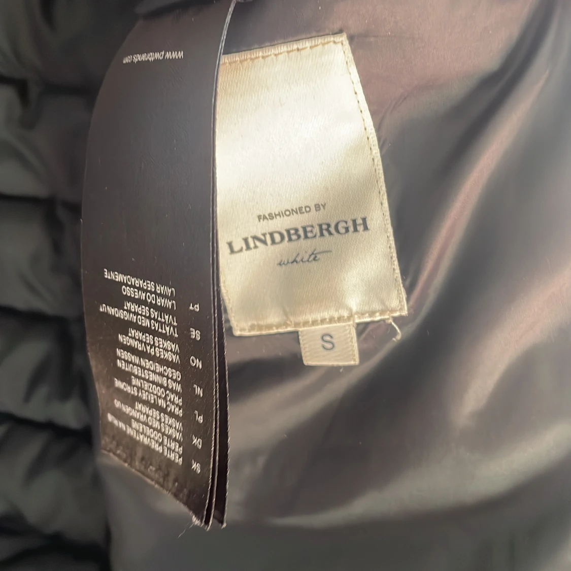 Svart dunväst från Lindbergh - 2