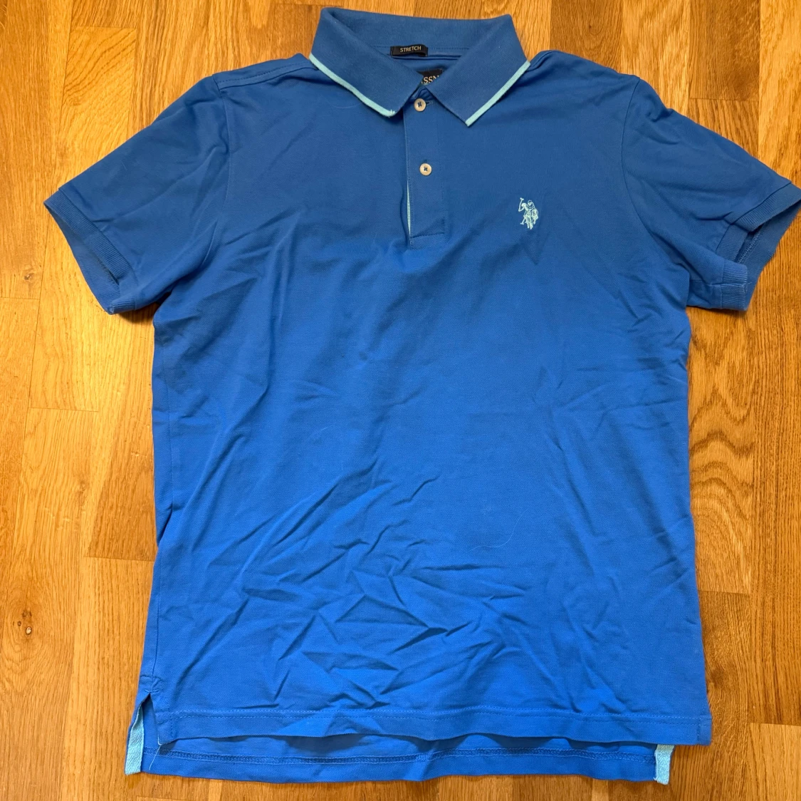 Blå pikétröja från U.S. Polo Assn.