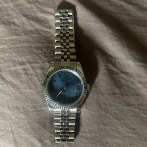 Seiko Datejust ”arabic dial” mod - 40mm Nh35 movement Stainless steel 8/10 skick, lite använd Vattentät Väldigt fin klocka!