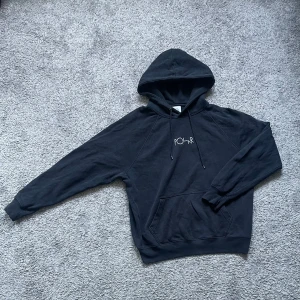 Polar hoodie - Polar hoodie i bra skick och storlek xs. Om ni har frågor är det bara att kontakta mig.