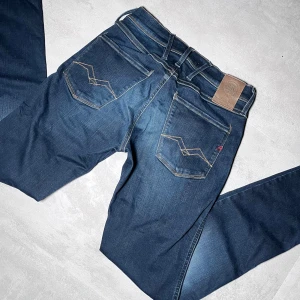 Replay jeans - Replay jeans | Modell Anbass | Väldigt bra skick | Storlek W27 L32. 
