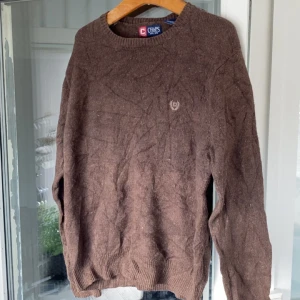 Ralph lauren tröja - 🔵Raffe chaps tröja i okej skick, finns lite defekter, storlek M, hör av er vid funderingar 🤝