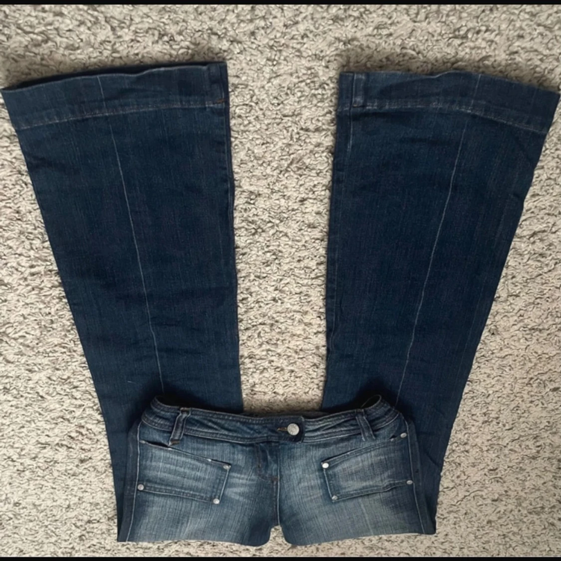 Blå bootcut jeans