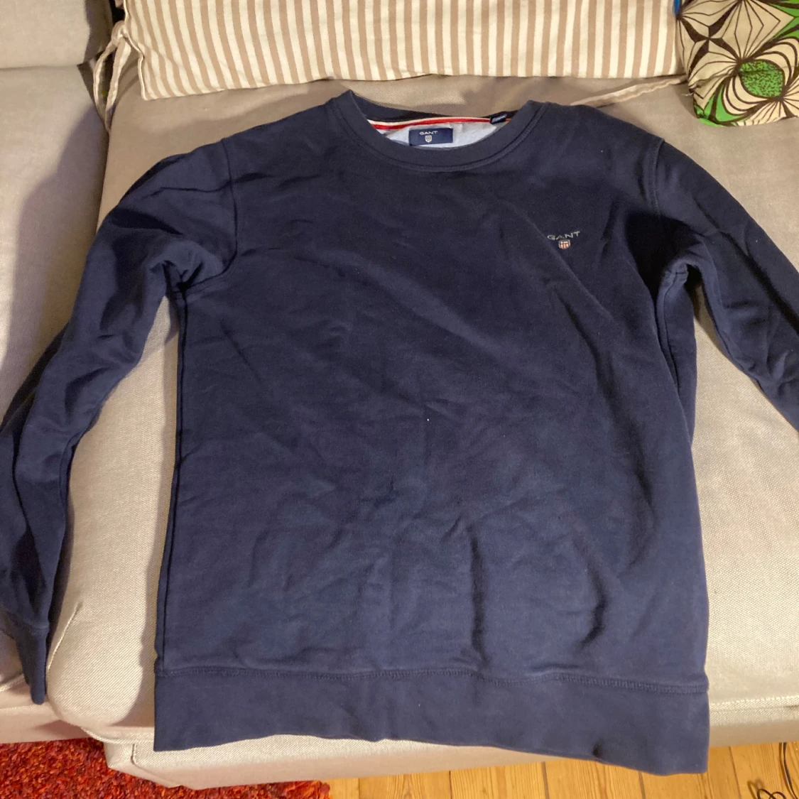 Mörkblå sweatshirt från GANT - 1