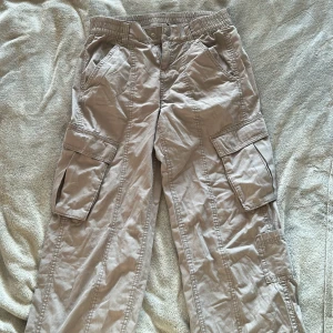 Gåra cargopants - Lågmidjade och precis som nya!