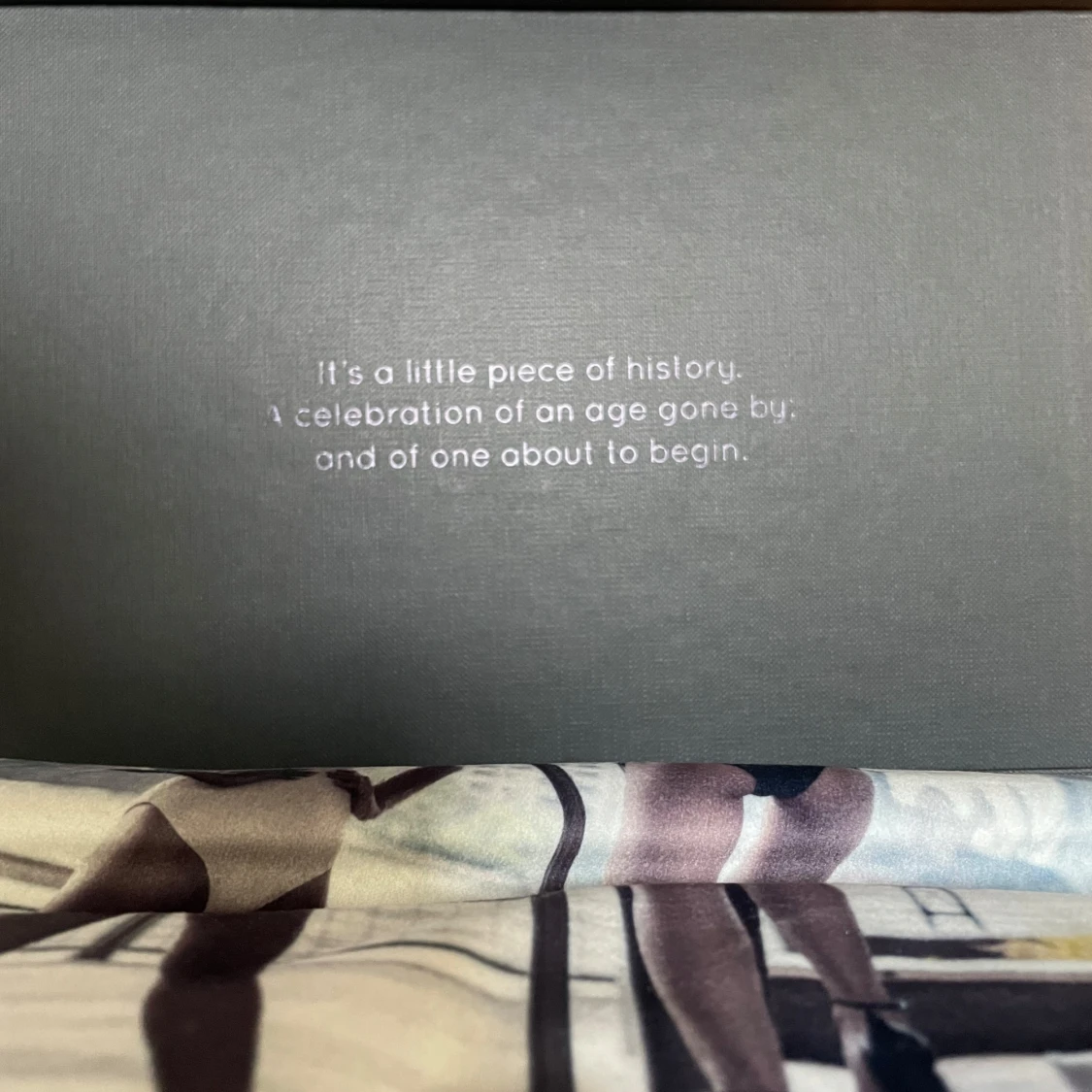 Svart t-shirt med fotoprint från Limitato - 2