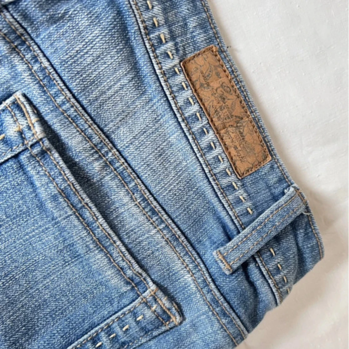 Lågmidjad jeanskjol  - 2