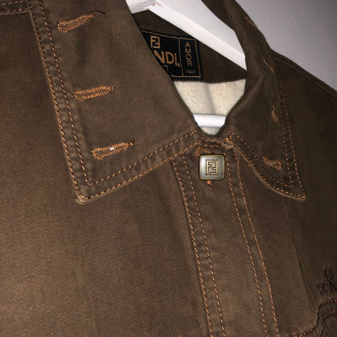 Brun jeansjacka från Fendi - 1