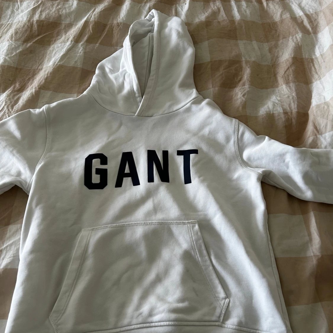 Vit hoodie från GANT