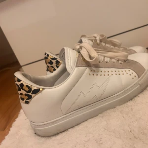 Zadig & Voltaire skor - As snygga Zadig skor! Knappt använda och i superfint skick!💕Storlek 40 men passar på mig som har 39, säljer då de ej e min stil!