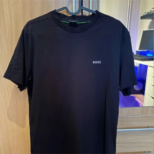 Hugo Boss & EA7 T-shirt - Riktigt bra skick 