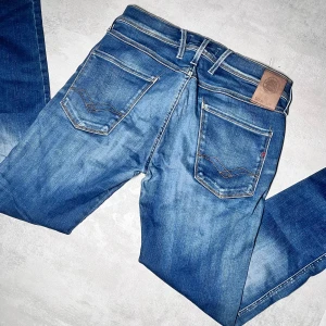 Replay jeans - Replay jeans | Modell Anbass | Super bra skick | Storlek W31 L32. 