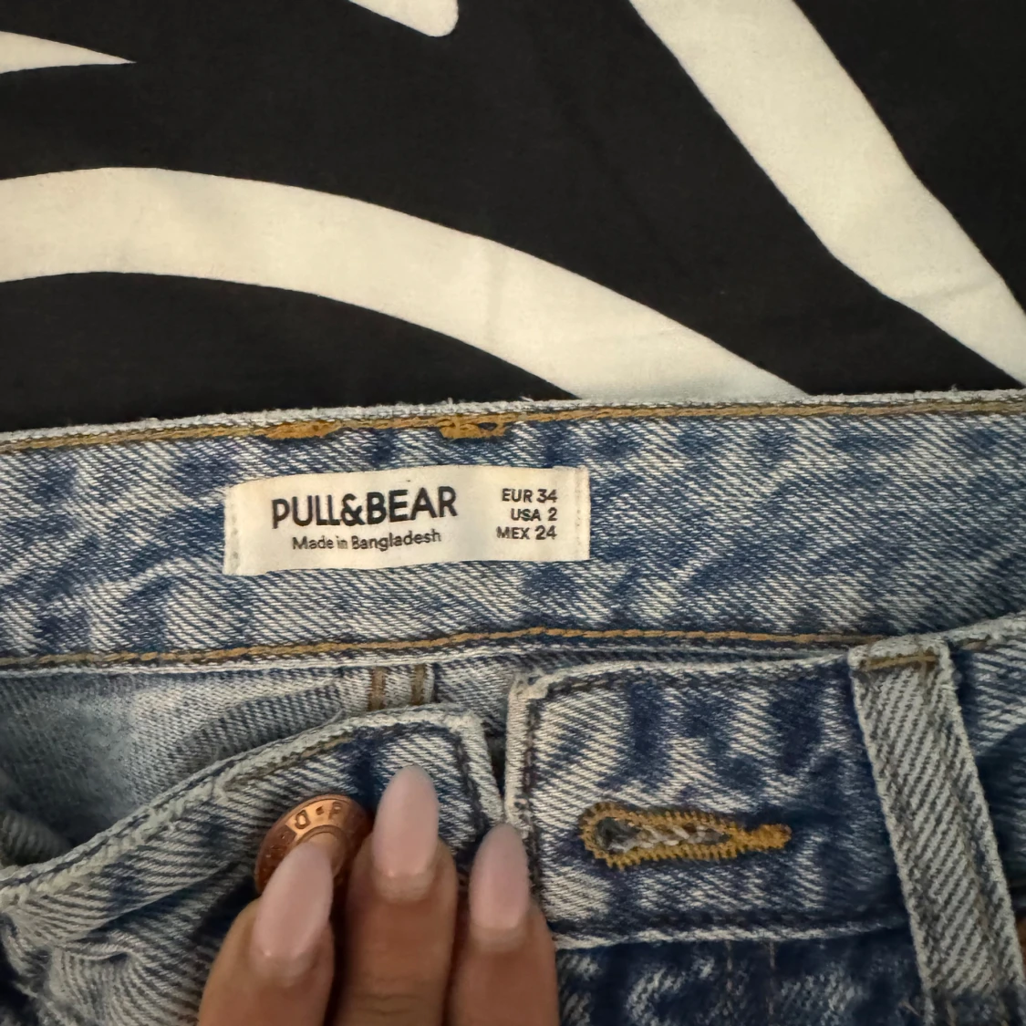 Ljusblå jeansbyxor från Pull&Bear - 1