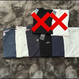 T-shirt bulk  - Säljer snygga märkes t-shirtar för riktigt bra pris, 8 T-shirtar sammanlagt. Allt nedkommer i köpet! 7 i storlek S och 1 i XS. Endast 1200kr för alla! Eller 300kr st för polo T-shirt och 200-250kr för resten.  Hör av er vid frågor. Mvh Viktor😊🙌