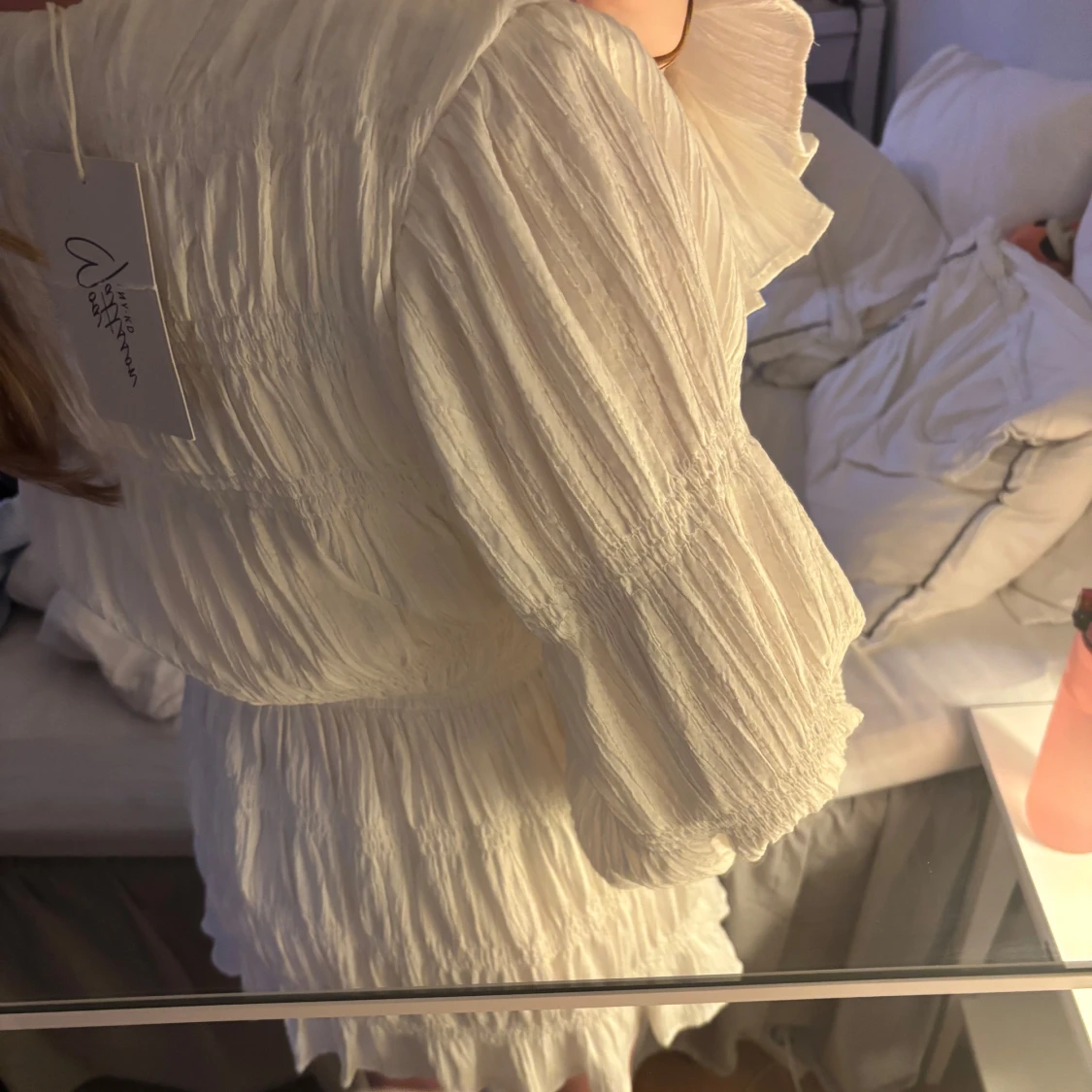 Vit omlottklänning med volang från NA-KD - 2