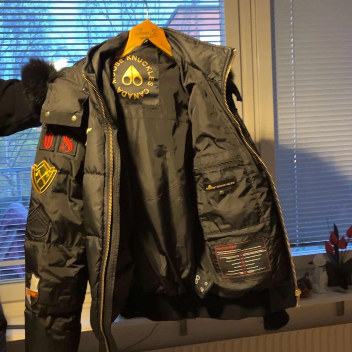 Svart pufferjacka från Moose Knuckles - 3