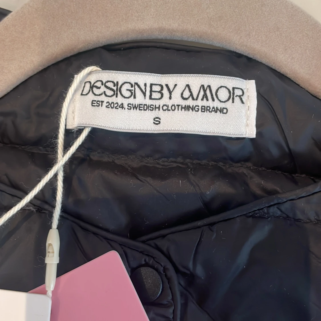 Supersnygg lättviktsjacka från Design by Amor - 4