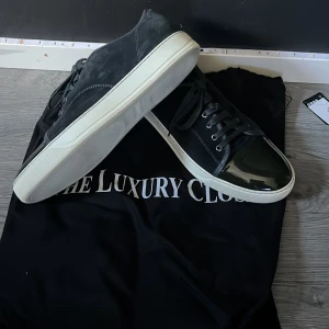 Lanvin skor  - Nästan helt nya lanvins ny köpa. Hör av er vid funderingar 