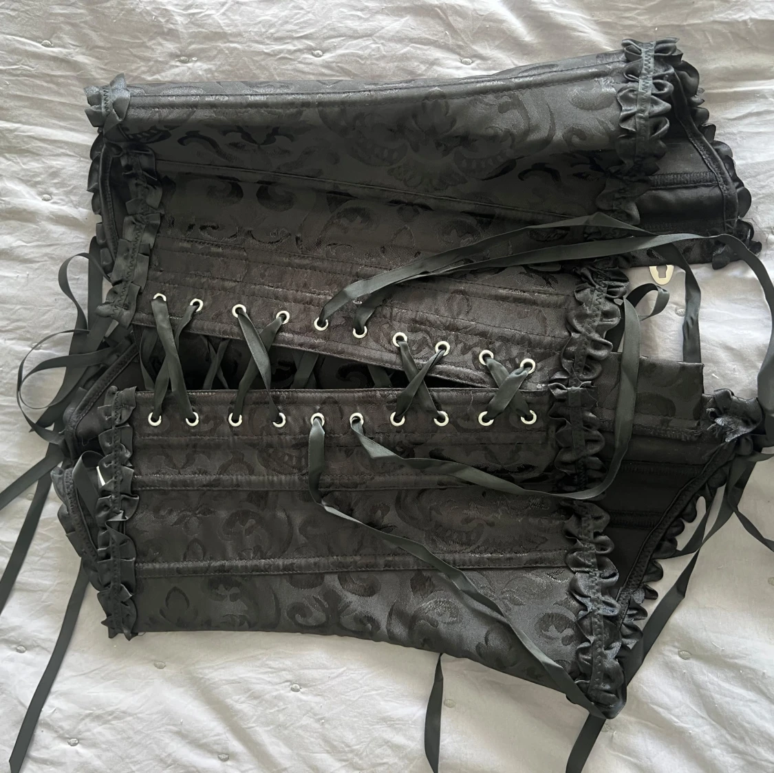 Svart korsett med snörning - 1