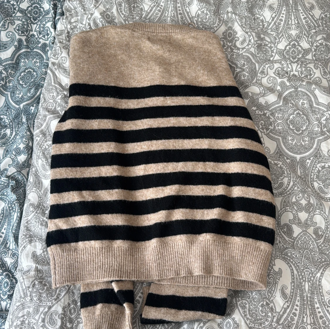 Randig beige kofta från Holly & Whyte - 1