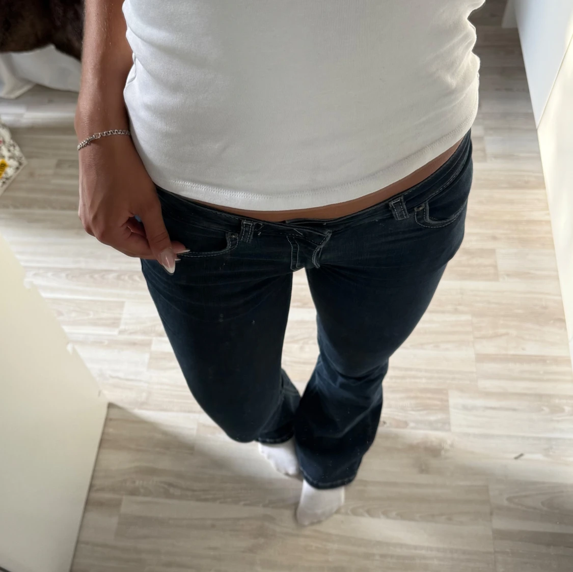 Mörkblå lowaist bootcut jeans från subdude  - 1