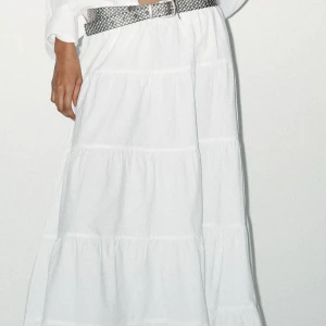 Vit långkjol med volanger - Helt ny långkok från Zara!💕