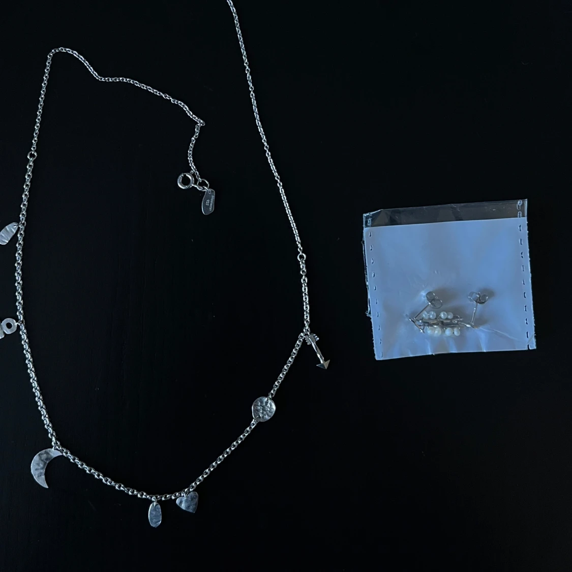 Maanesten 925 halsband och örhängen 