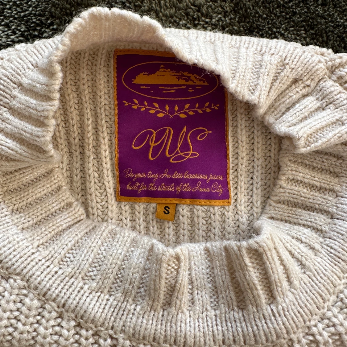 Beige stickad tröja från Corteiz - 2