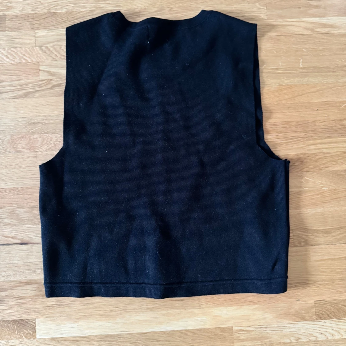 Svart ärmlös topp med pärlor H&M - 3