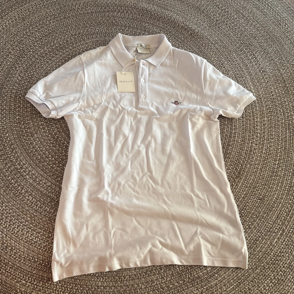 Vit pikétröja från GANT