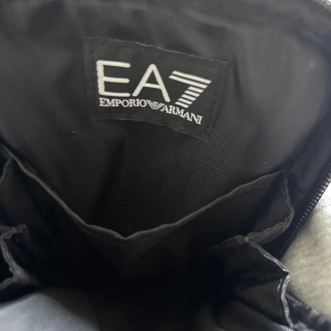 Svart axelväska EA7 Emporio Armani - 2