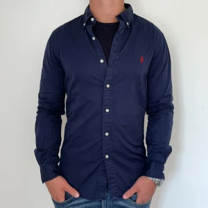 Ralph Lauren skjorta  - Ralph Lauren | Mycket bra skick | Size - S | Nypris 1600 mitt pris 599 | Hör av dig vid minsta fråga eller fundering📩