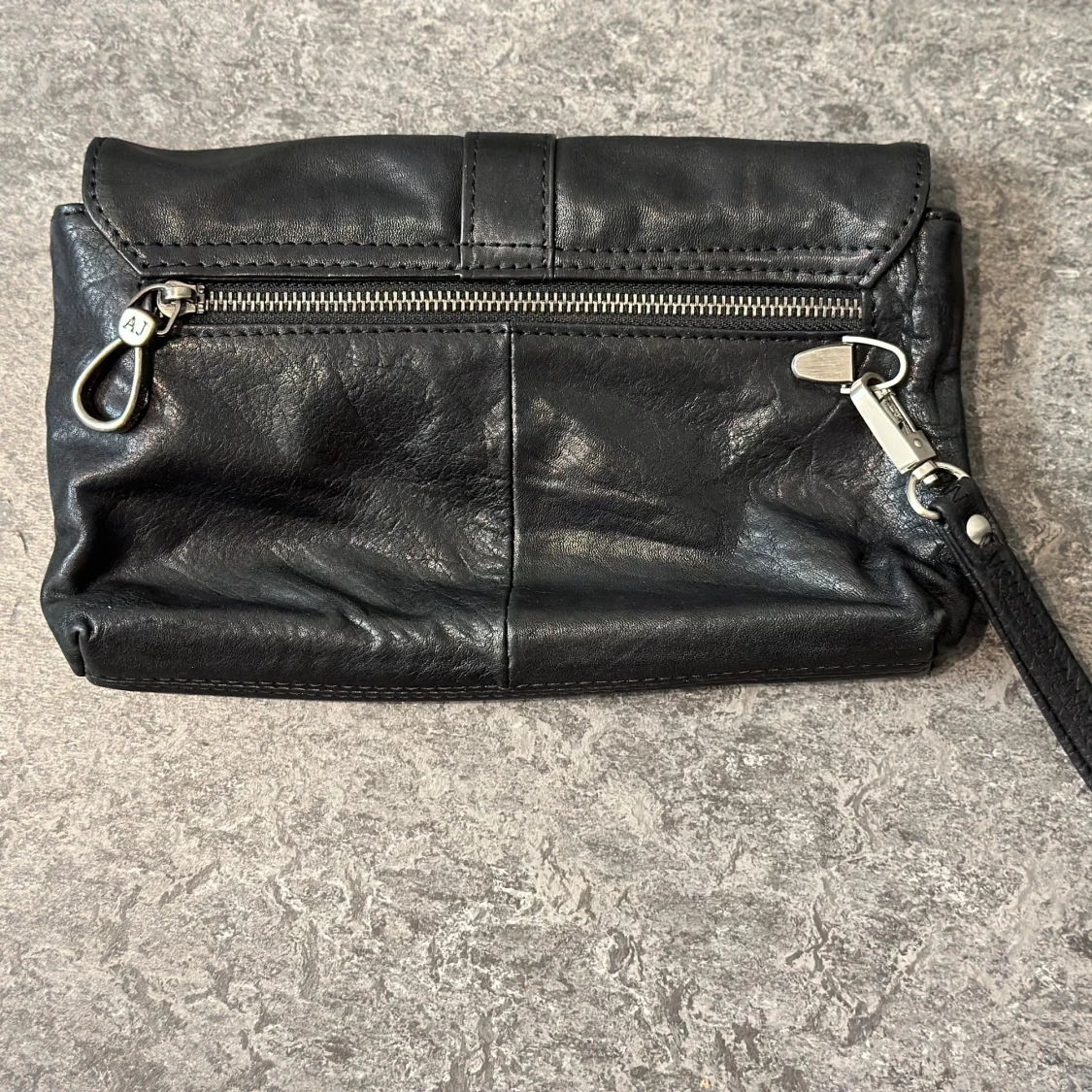 Armani Jeans svart kuvertväska - 1