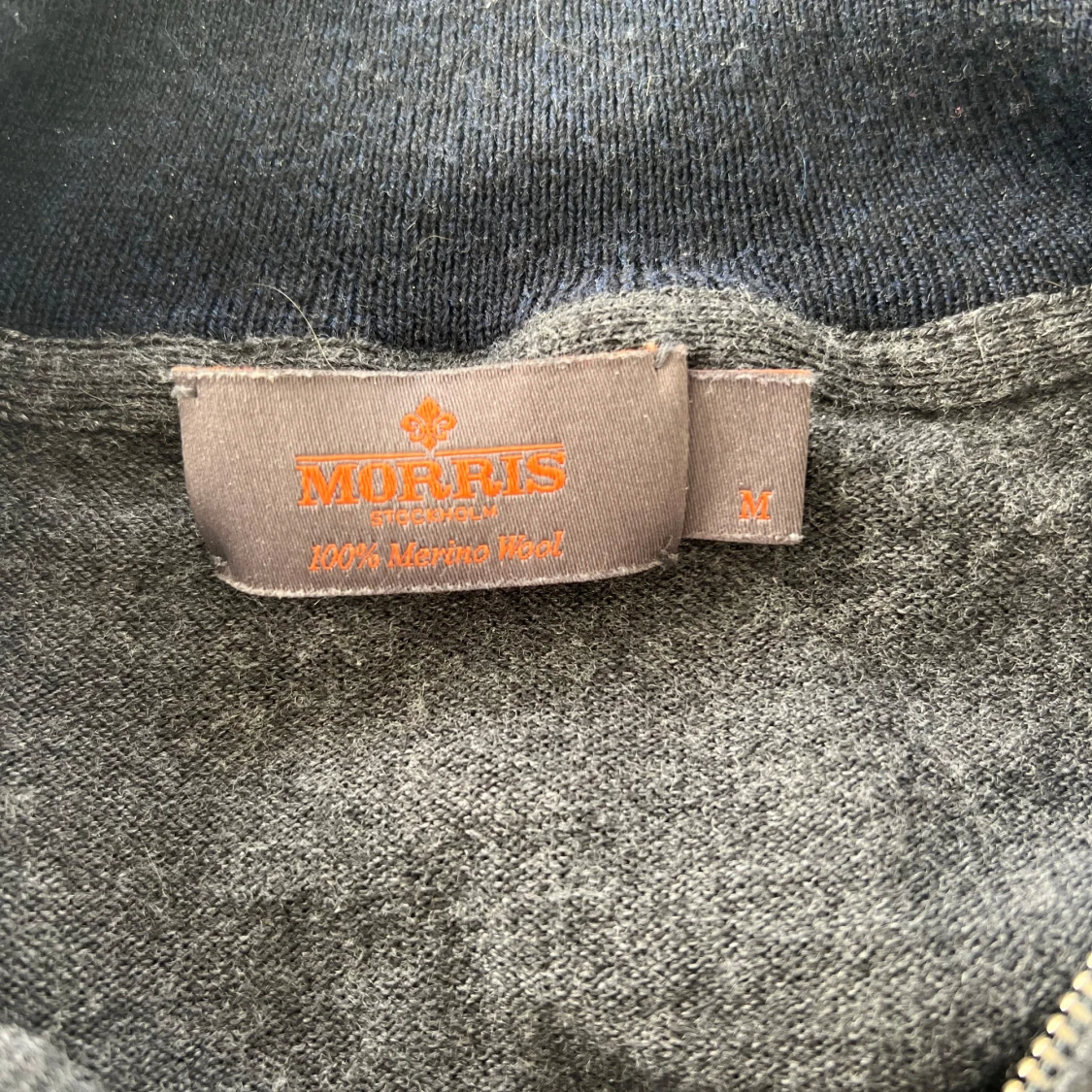 Mörkgrå Morris halfzip i 100% merinoull - 4
