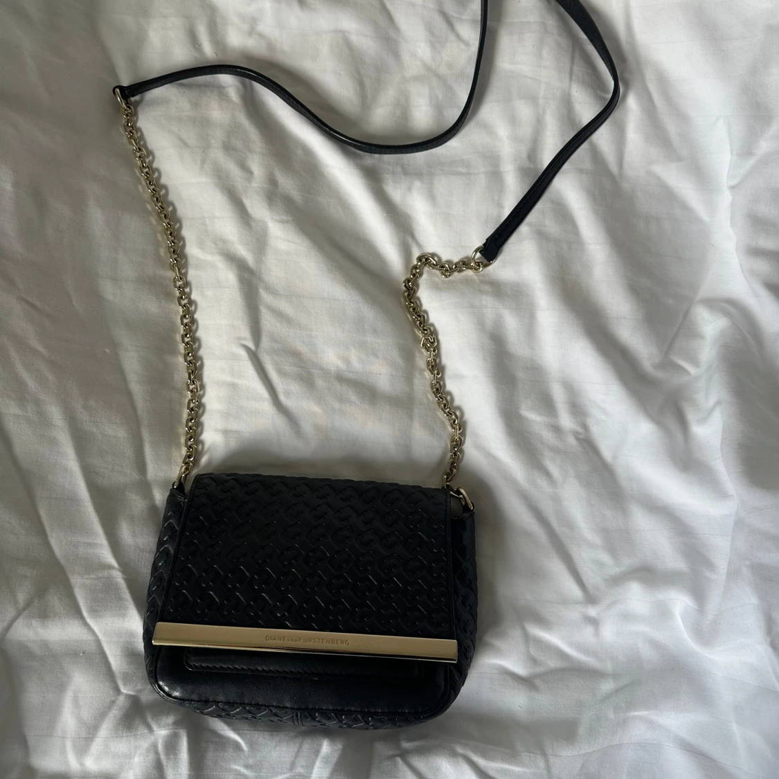 Svart axelväska från Diane von Furstenberg - 2