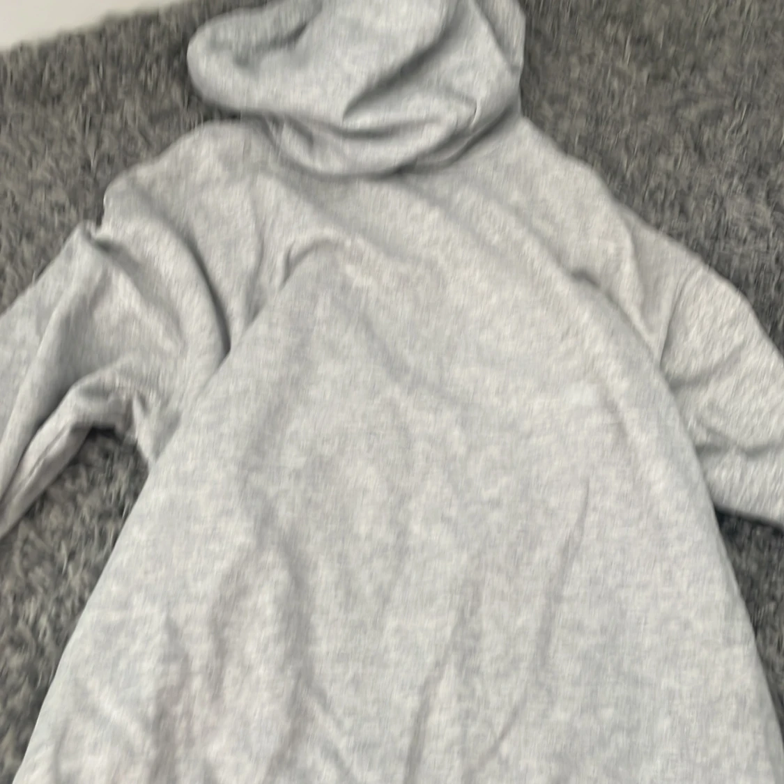 Grå hoodie med dragkedja från H&M Divided - 1