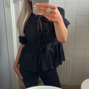 Topp  - Från Gina Tricot, storlek XS 🎀