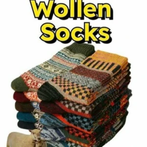 New Nya Oanvänd Ellesa brand new par "Woolen Socks" (Ull Strumpor, wool socks Yllestrumpor) - New Nya Oanvänd Ellesa brand new par "Woolen Socks" (Ull Strumpor, wool socks Yllestrumpor) storlek ungefärlig ser ingen storlek. Bara öppnat paketet från butiken och tagit bild. Säljs som den är utan återköp eller retur. Bild 1 endast exempelbild