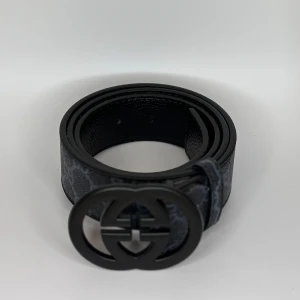 G bälte mörkblå - Helt nya bälten finns i fler färger, modeller, märken i vår profil! Postar samma dag eller dagen efter som max! 