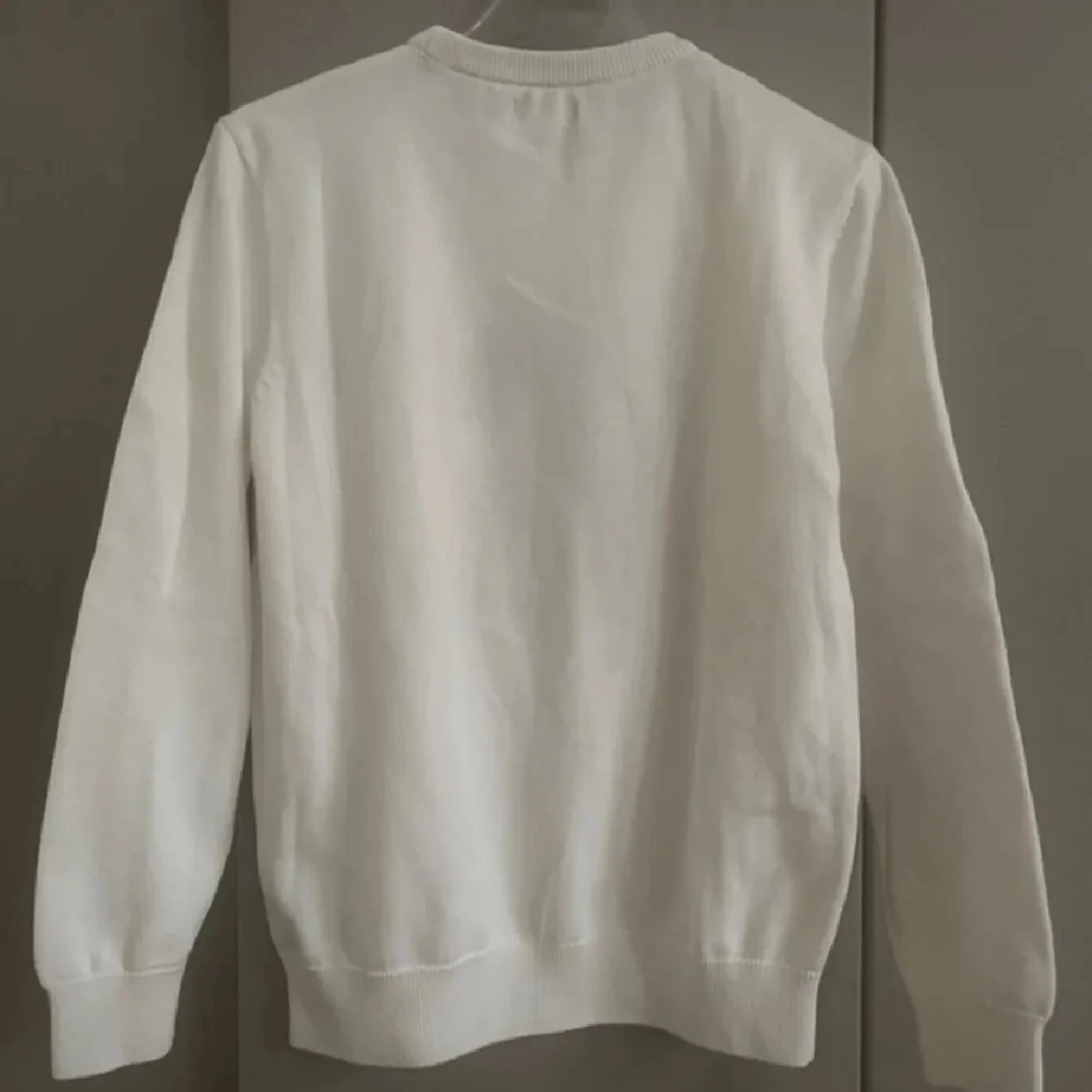 Vit stickad tröja med G från GANT - 1