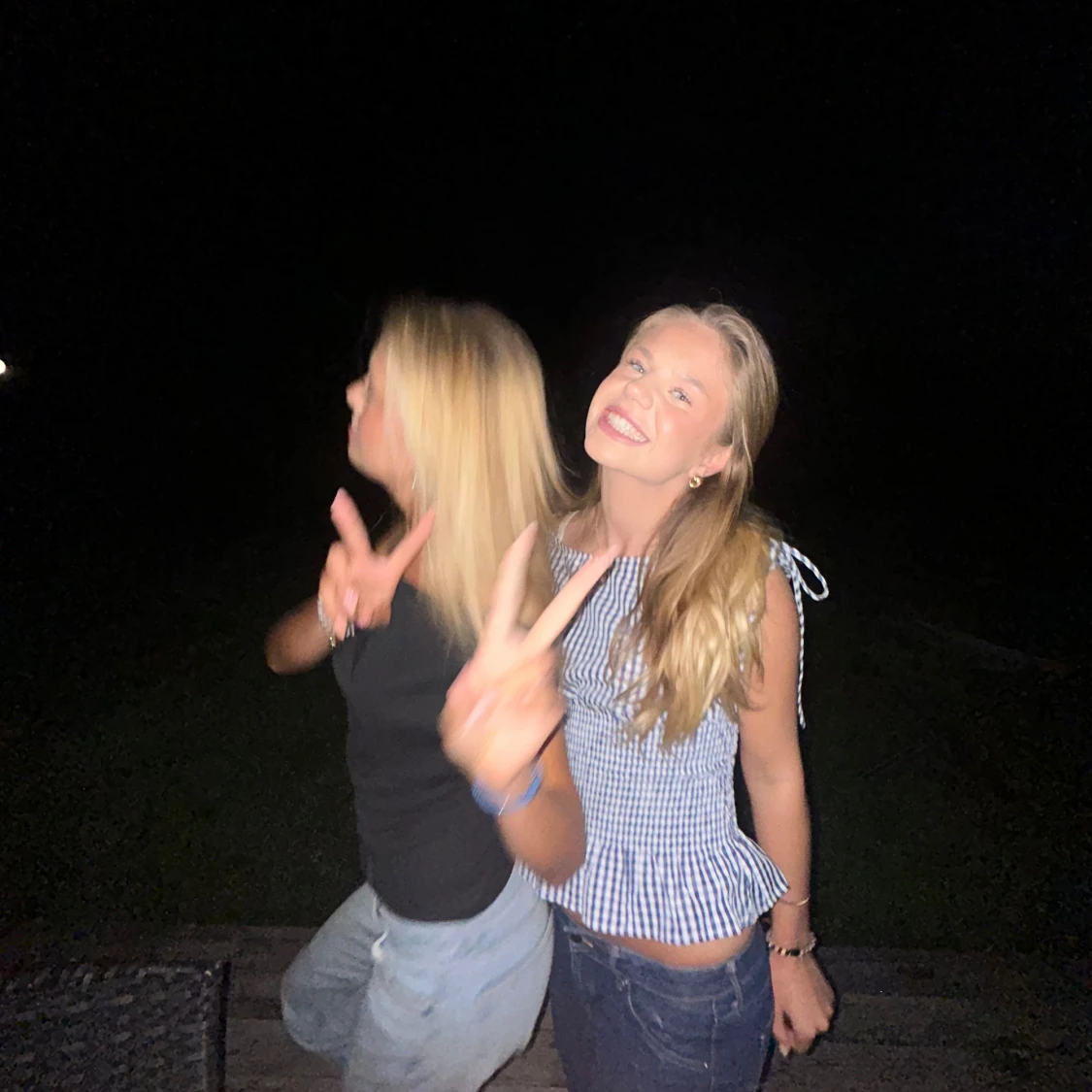 Blårutig blus med knytband - 2