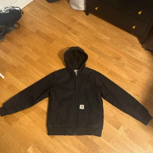 Og active jacket carhartt - Säljer min jacka pga inte använder den. Skick 9/10. 