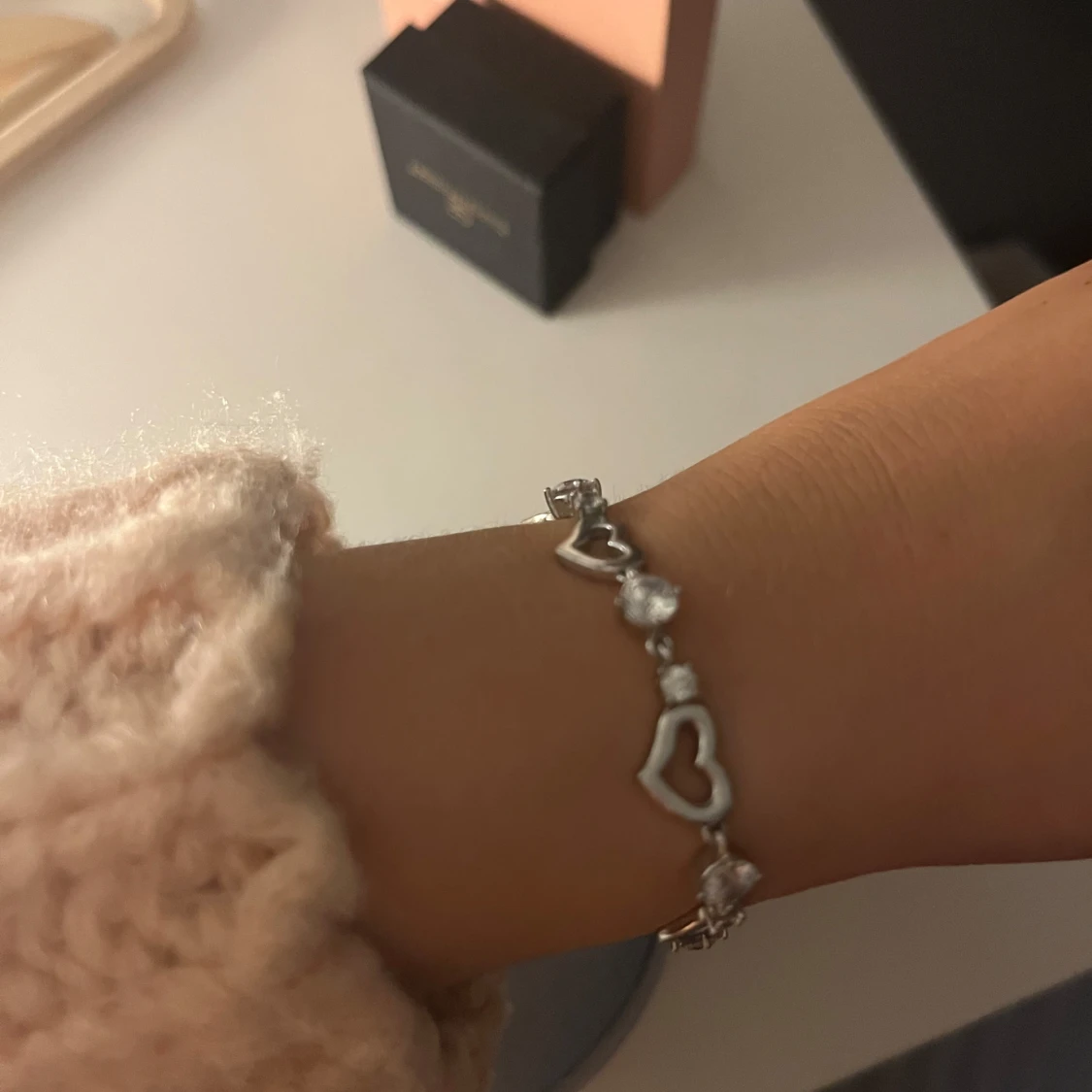 Silverarmband med hjärtan och stenar - 1