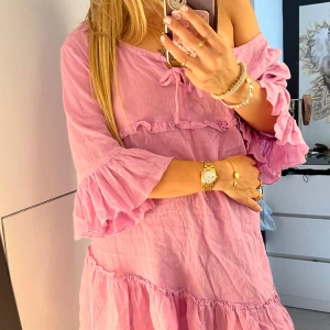 Rosa klänning - Alltså hur söt är inte denna?! Använd endast några gånger:)